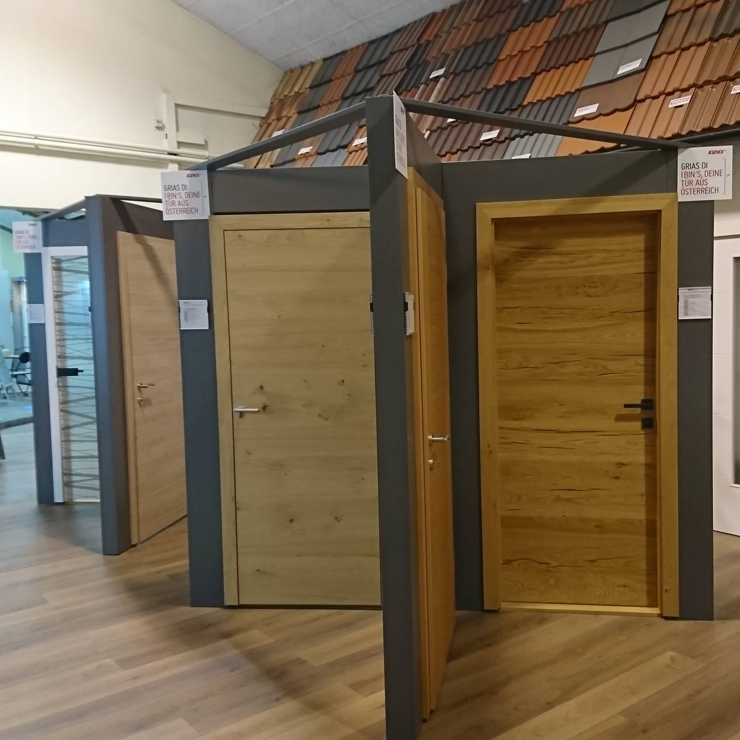 Innentüren im Schauraum